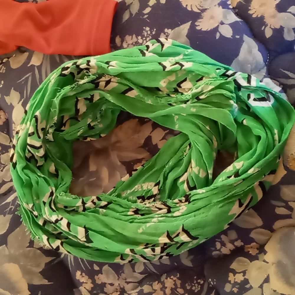 North Dakota UND Infinity Scarf
